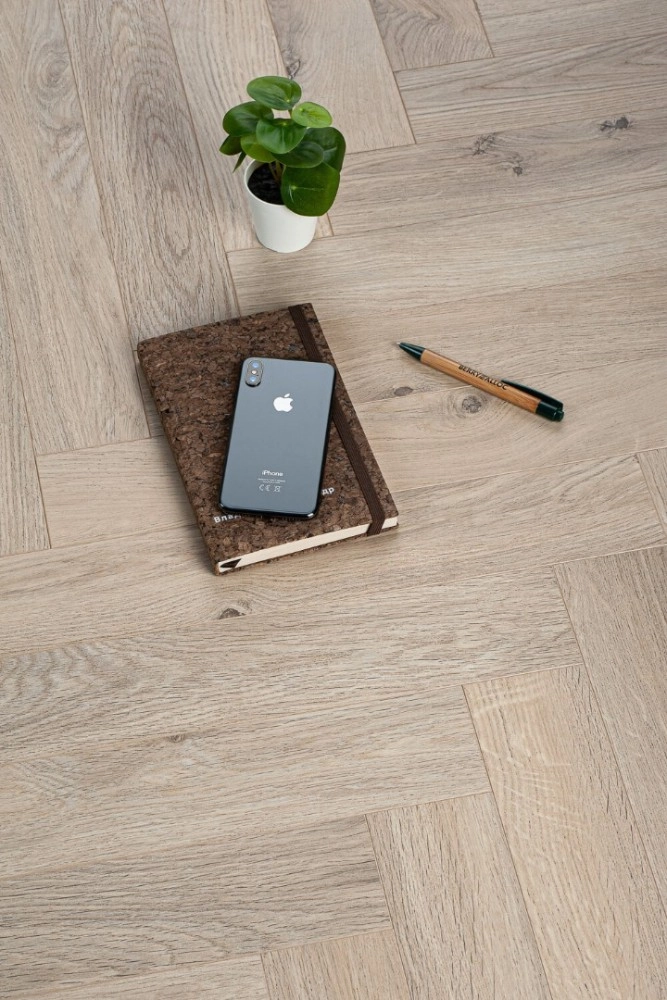 B4105 GYANT LIGHT NATURAL  A